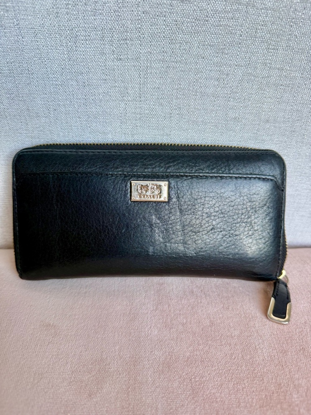 Coach Y2K Black Leather Zip Wallet Horse & Carriage Vintage Chic